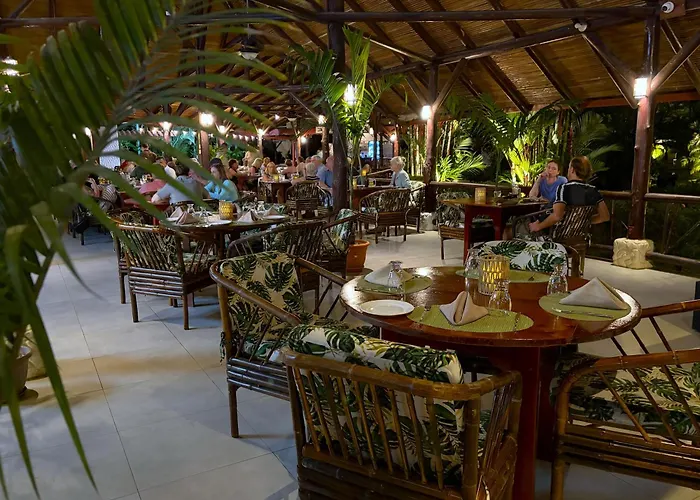 Hotel Villas Rio Mar